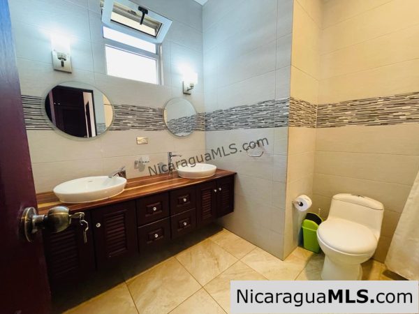 6.1 2 Bedroom Las Escadas Townhouse For Sale Close to Town - Image 14