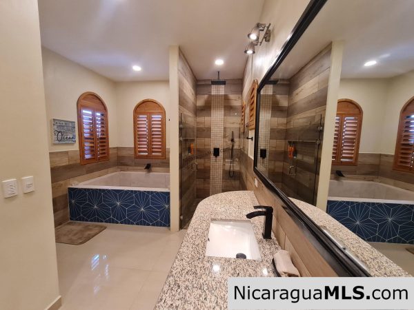 Casa Blanca - Image 7