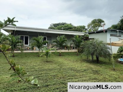 Beautiful House with 60 80 Fruits Tree in Rivas
