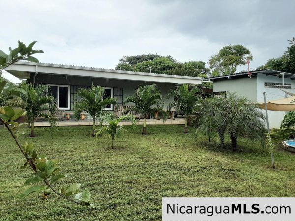Beautiful House with 60 80 Fruits Tree in Rivas - Image 2