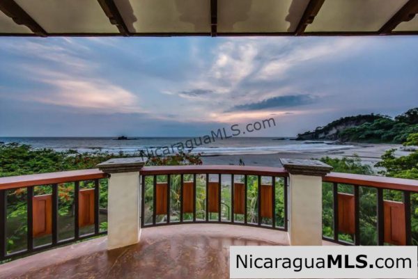 Beachfront House at Playa Marsella - Image 14