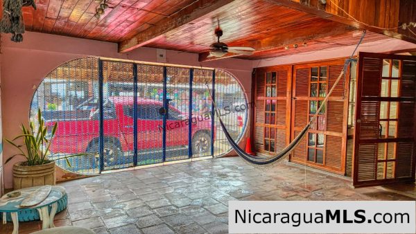 Beachfront Corner In Town Exceptionally Large Commercial Property - Image 17