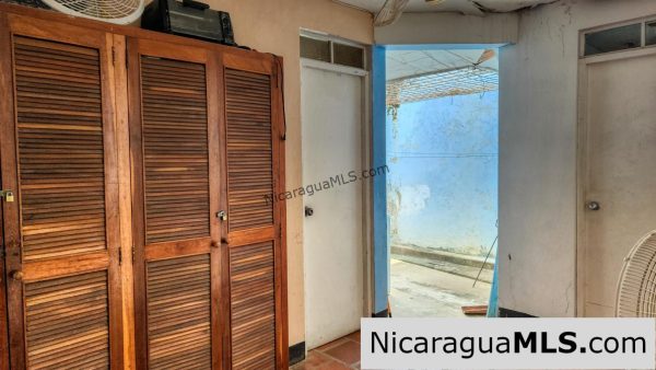 Beachfront Corner In Town Exceptionally Large Commercial Property - Image 20