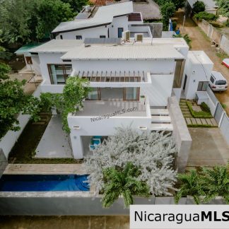 Casa Brisa de Mar in La Talanguera steps from the San Juan del Sur sand
