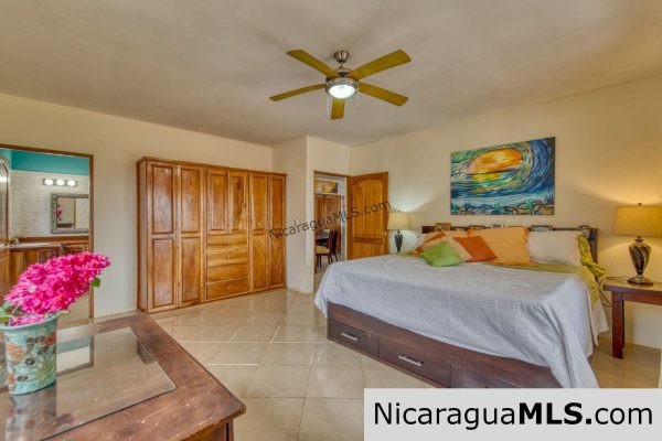 Ocean View Home Walking Distance to Playa Yankee - Image 13