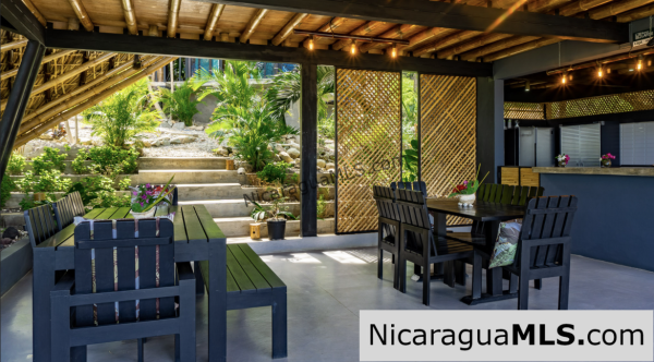 Unique & Stylish Jungle Hideaway in Costa Dulce Sleeps 18 - Image 9