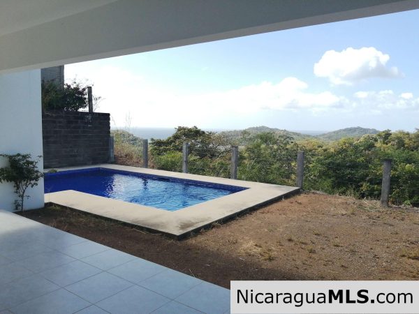 3 bedroom house in Vistas de Miramar neighborhood - Image 10
