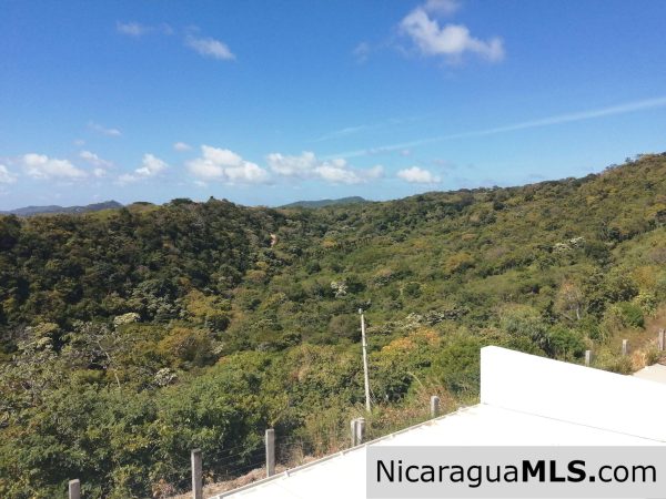 3 bedroom house in Vistas de Miramar neighborhood - Image 15