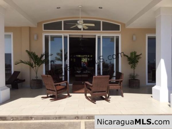 4 bedroom beachfront house at the Aposentillo famous surf break - Image 7