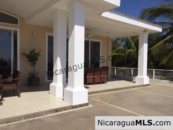 4 bedroom beachfront house at the Aposentillo famous surf break - Image 6