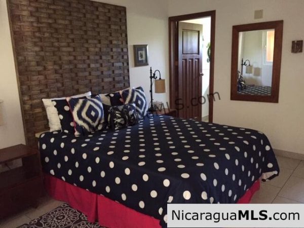 4 bedroom beachfront house at the Aposentillo famous surf break - Image 12