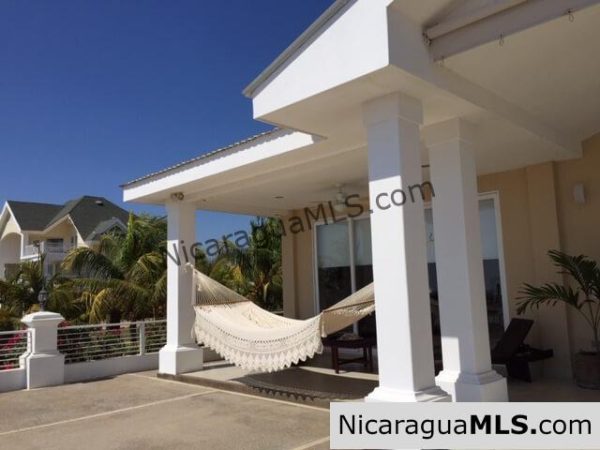 4 bedroom beachfront house at the Aposentillo famous surf break - Image 5