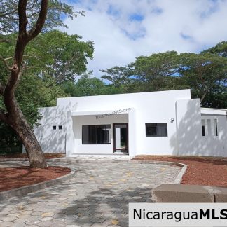Casa Blanca a Brand New House At Bosques Del Mar