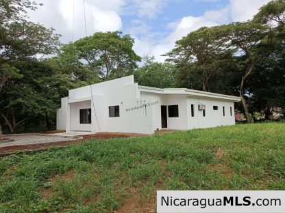 Casa Blanca a Brand New House At Bosques Del Mar