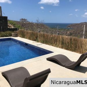 Beautiful house in Vistas de Miramar, fully furnished and reduced price.