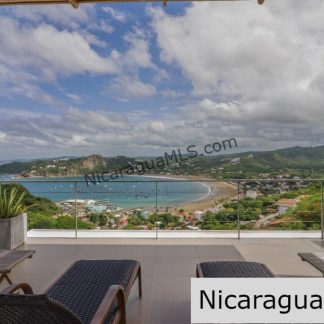 Casa Del Cielo, a turnkey property in Brisas del Pacifico