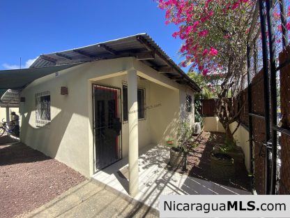 Casa Salud Two Bedroom House 2.5 blocks to the beach