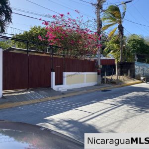 Casa Salud Two Bedroom House 2.5 blocks to the beach