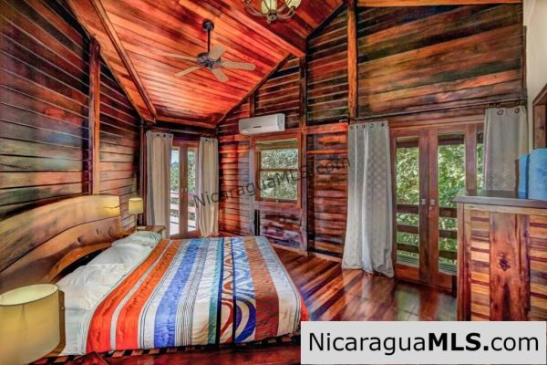 Vista Bahia, four bedroom house in Redonda Bay - Image 7