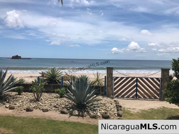 Beach Front House in Playa Marsella - Image 6