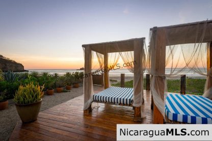 Casa Del Mar a Beach Front House in Playa Marsella