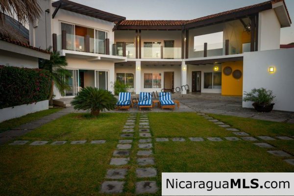 Casa Del Mar a Beach Front House in Playa Marsella - Image 3
