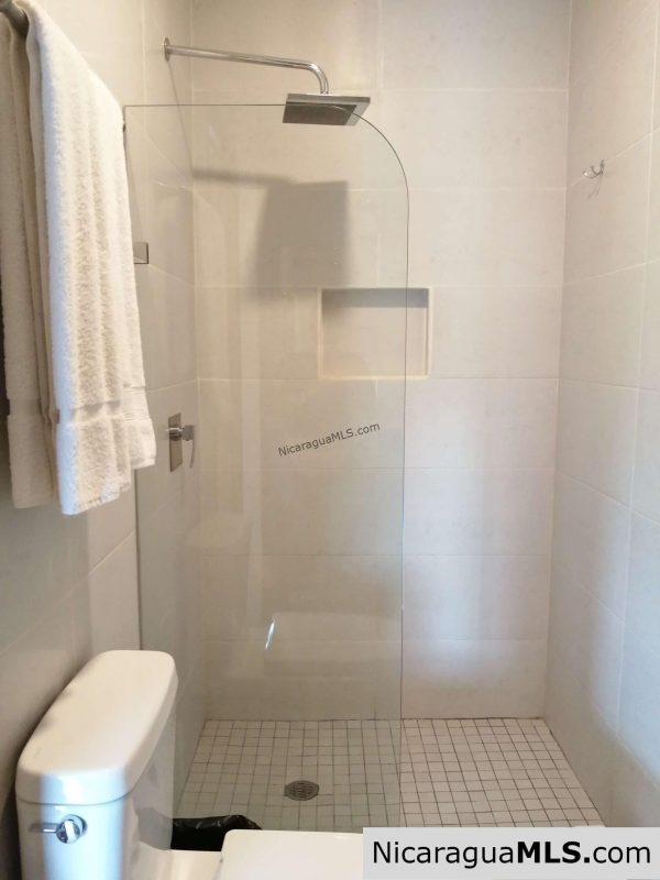 Modern Apartment near the center of town! - Image 12