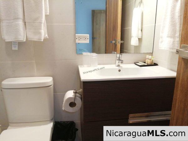 Modern Apartment near the center of town! - Image 13