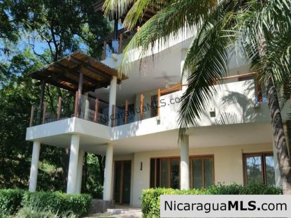Condo C2 in Guacalito de la Isla!