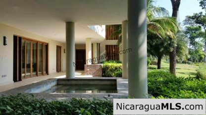 Condo C2 in Guacalito de la Isla!