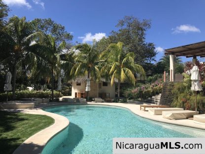 Condo C2 in Guacalito de la Isla!