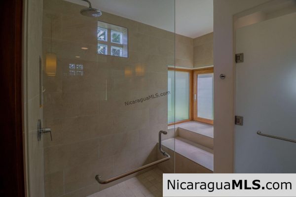 Condo F2 in Las Terrazas, Guacalito de la Isla - Image 16