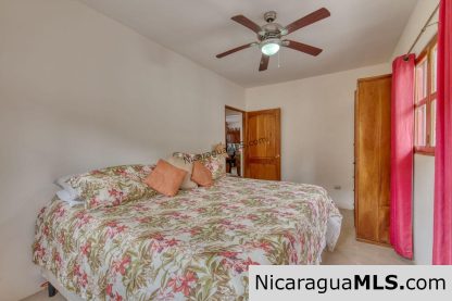Ocean View Home Walking Distance to Playa Yankee