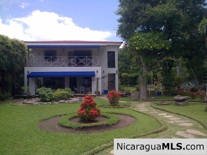 Villa Tamarindo Beach Front House in San Juan del Sur on Playa Marsella