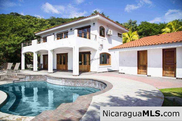 Luxury House in Lomas de Palermo