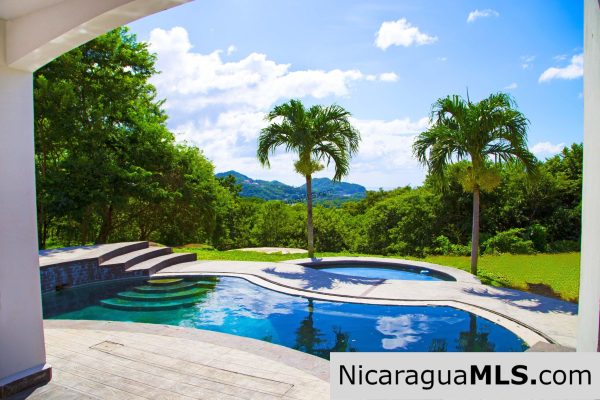 Luxury House in Lomas de Palermo - Image 11