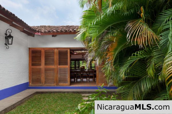 Casa Blu, a hacienda-style home near the beach. - Image 17