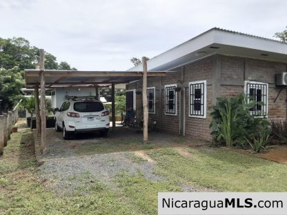 Beautiful House with 60 80 Fruits Tree in Rivas