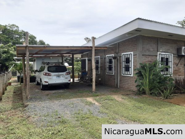 Beautiful House with 60 80 Fruits Tree in Rivas - Image 7