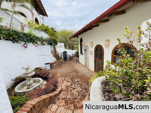 Casa Iguana Morada in Pelican Eyes San Juan del Sur - Image 3