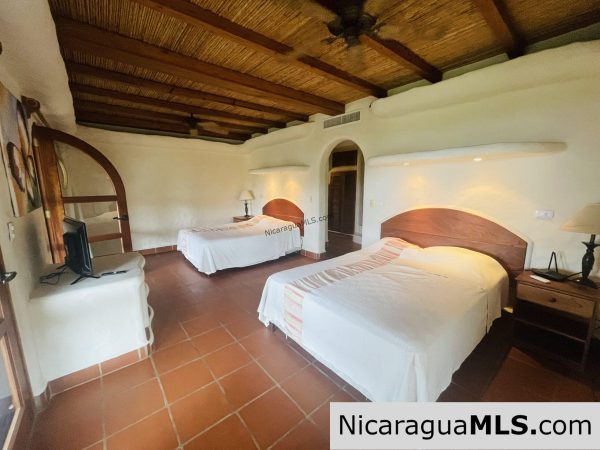 Casa Iguana Morada in Pelican Eyes San Juan del Sur - Image 17