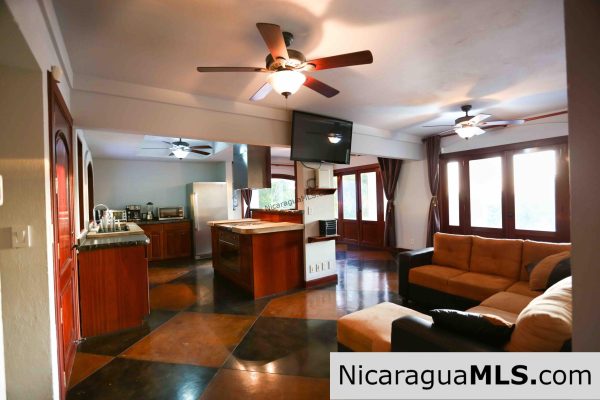 Luxury House in Lomas de Palermo - Image 9