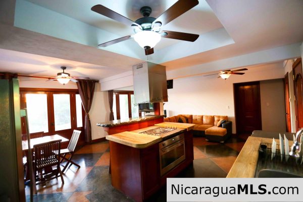 Luxury House in Lomas de Palermo - Image 8