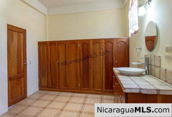 Casa Carmella 5 Bedroom House for Rent at Los Miradores - Image 17