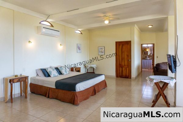 Casa Carmella 5 Bedroom House for Rent at Los Miradores - Image 16