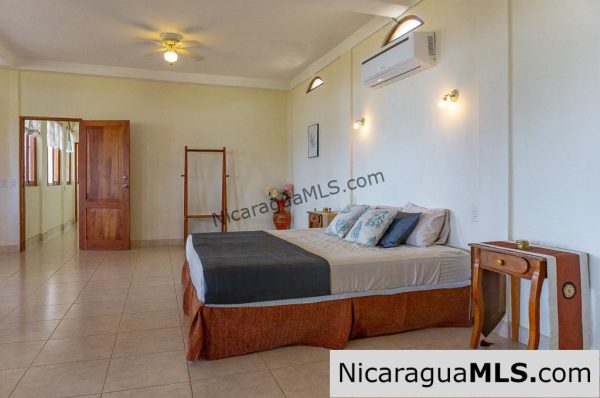 Casa Carmella 5 Bedroom House for Rent at Los Miradores - Image 15