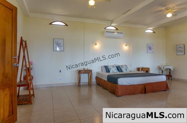 Casa Carmella 5 Bedroom House for Rent at Los Miradores - Image 14