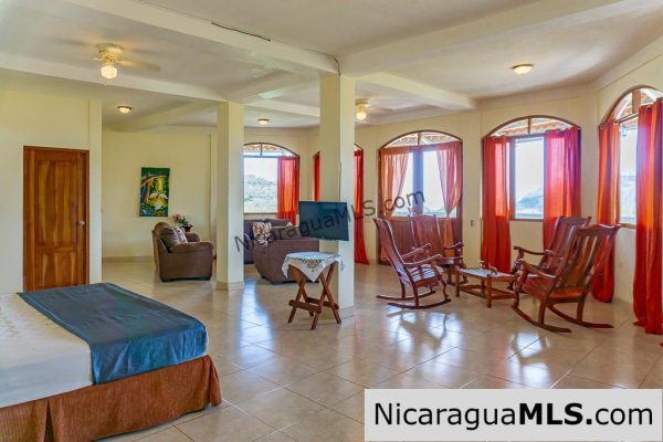 Casa Carmella 5 Bedroom House for Rent at Los Miradores - Image 12
