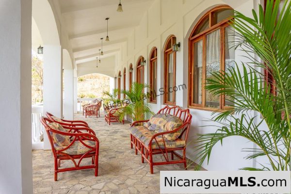Casa Carmella 5 Bedroom House for Rent at Los Miradores - Image 6