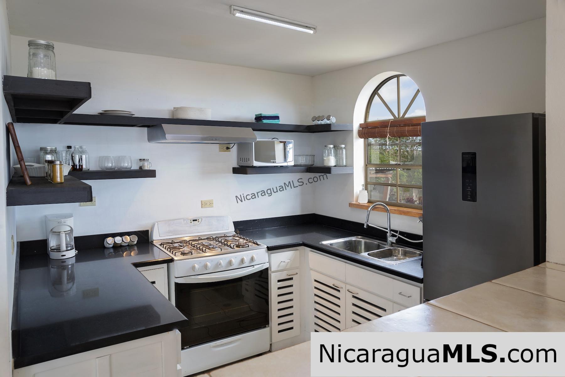 Surf View Home Playa Maderas San Juan Del Sur - Image 6